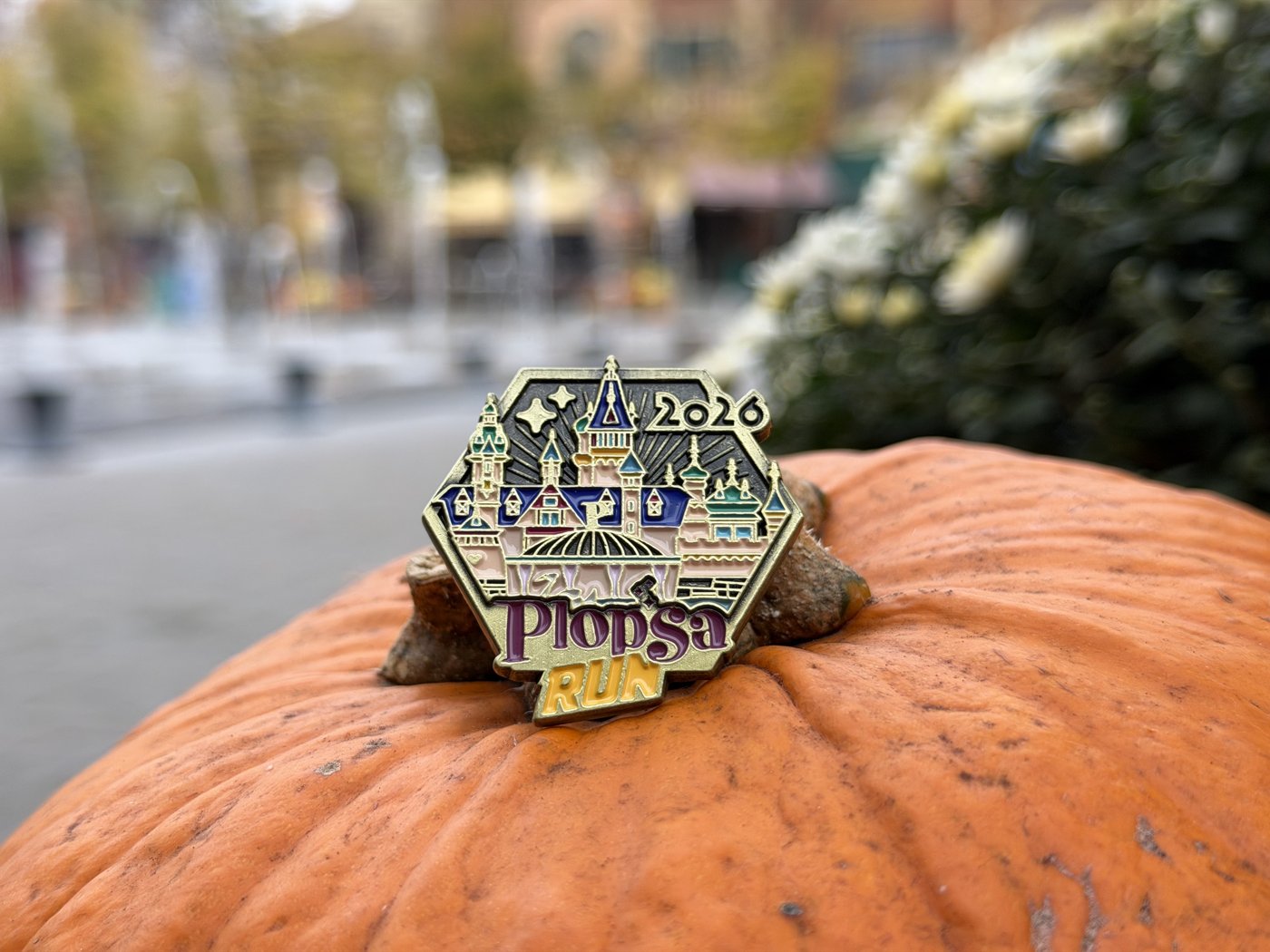 Plopsa Run 2026 pin on a pumpkin